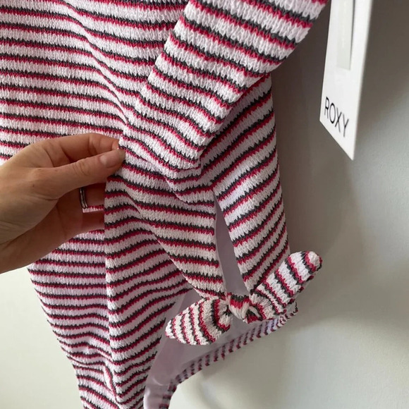 Roxy Chasing Love One Piece Swimsuit NWT Size Large - Picture 5 of 10